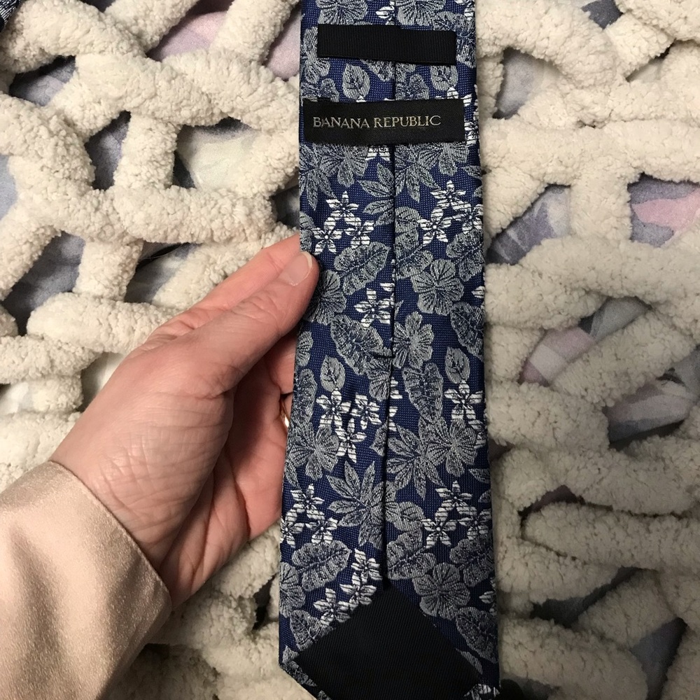 NWOT Linen Silk Banana Republic Tie